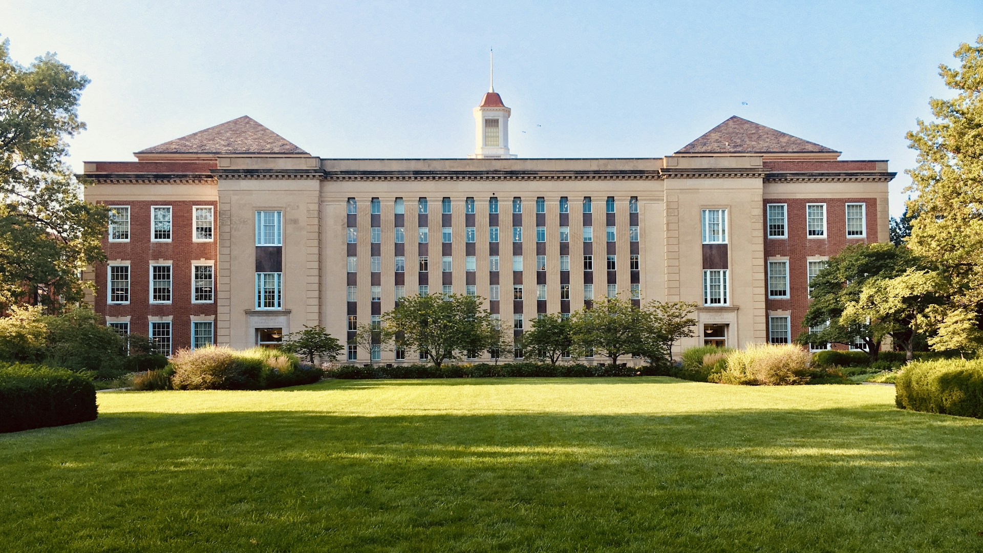 مرحباً بكم في جامعة تجريبية